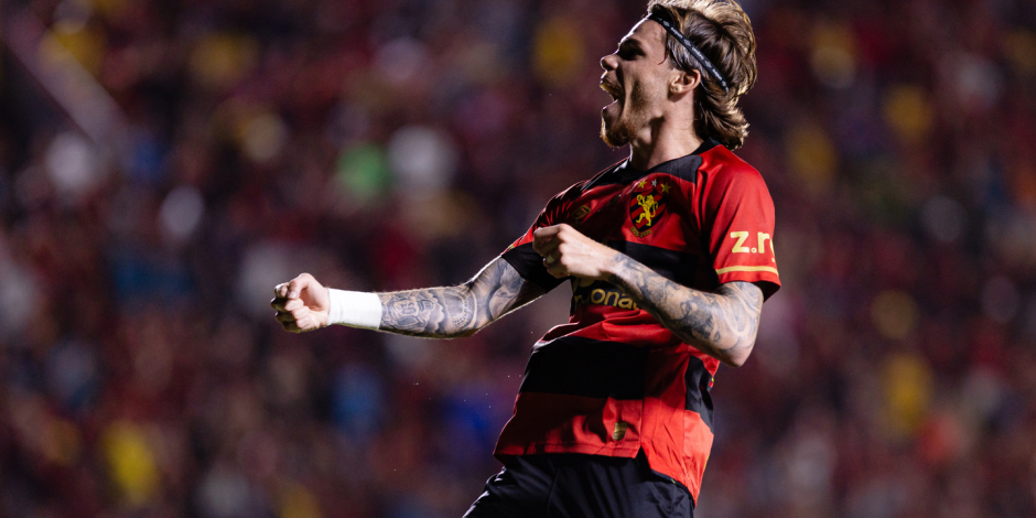 Barletta comemorando gol 