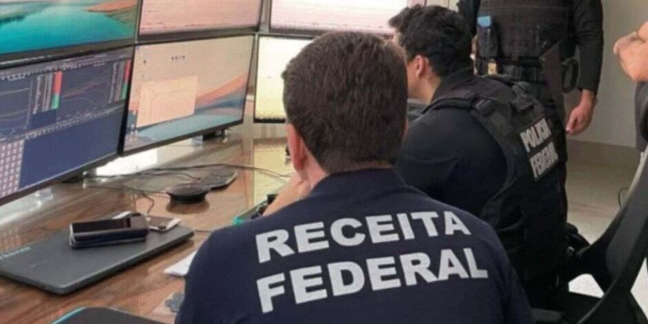 Agentes da Receita Federal.