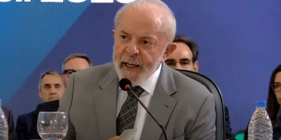 Presidente Lula durante discurso.