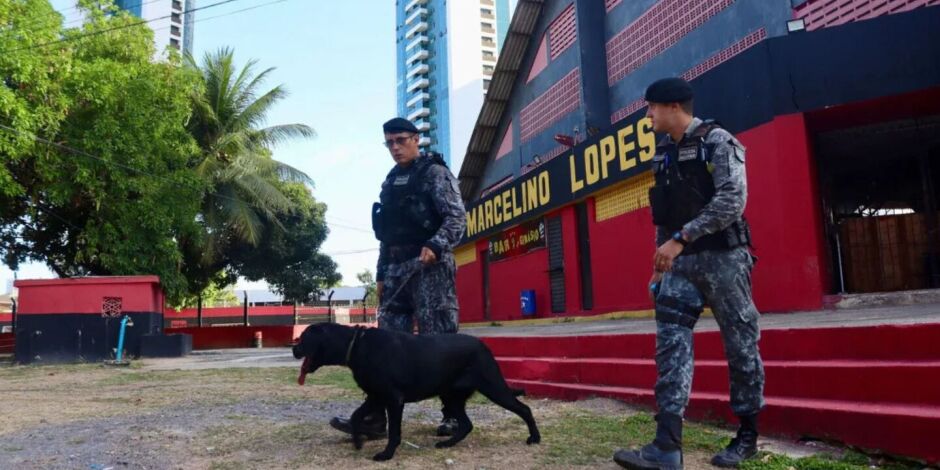 Final do Pernambucano entre Sport e N&aacute;utico ter&aacute; esquema com quase mil policiais neste domingo (1&ordm;)