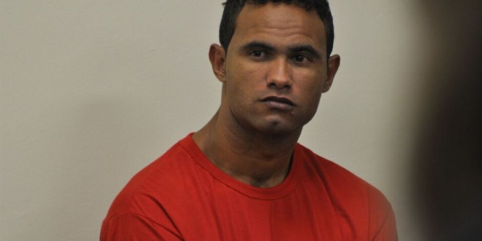 Goleiro Bruno &eacute; considerado foragido pela Justi&ccedil;a do RJ.