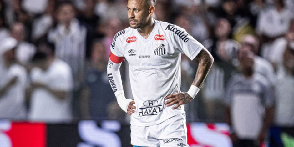 Neymar joga mal contra o Corinthians.