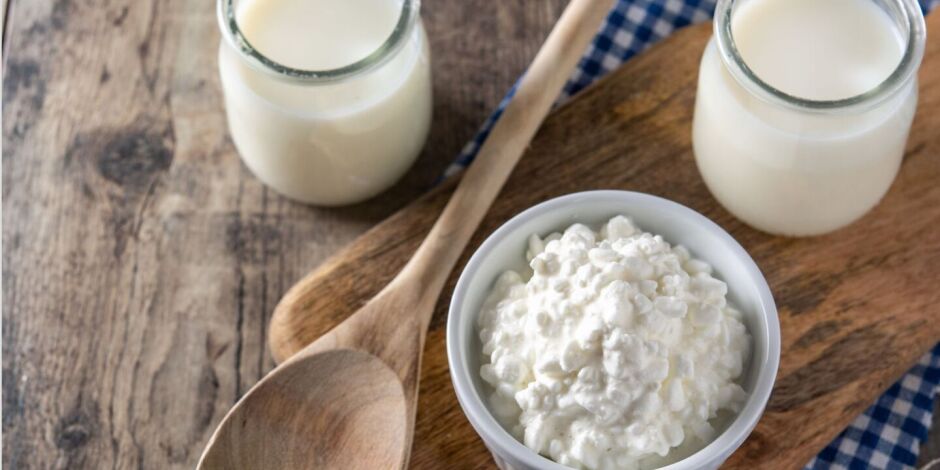 Kefir &eacute; uma bebida fermentada rica em probi&oacute;ticos que pode ajudar na sa&uacute;de intestinal e no controle do peso.