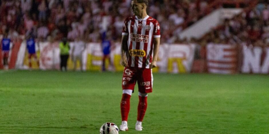 Vitinho volta ao N&aacute;utico ap&oacute;s conquistar acesso em 2025.