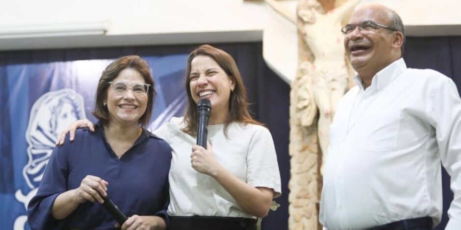 Encontro entre o fundador da Obra de Maria, Gilberto Barbosa, e da governadora de Pernambuco, Raquel Lyra  e Priscila Krause 