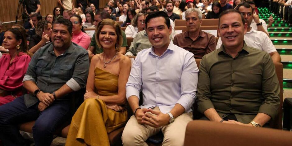 Prefeito Sivaldo Albino divulga programa&ccedil;&atilde;o do Festival de Inverno de Garanhuns.