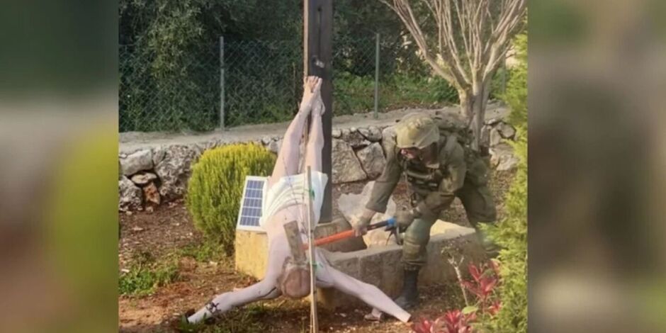 Soldado israelense destr&oacute;i imagem de Jesus Cristo a marretadas em vila crist&atilde; no L&iacute;bano