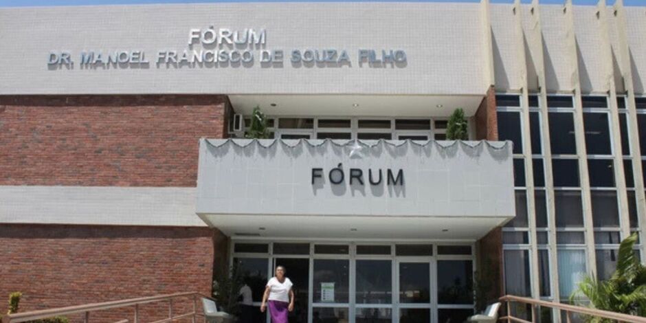 Juiz anula processo contra homem com celular roubado por considerar revista policial ilegal