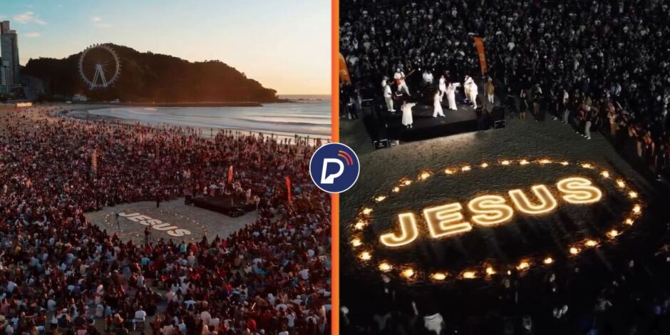 Multid&atilde;o de fi&eacute;is lotam praia nas primeiras horas do dia para celebrar a Sexta-Feira Santa (3)