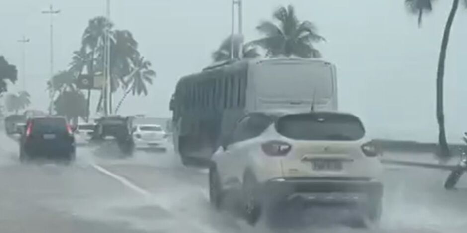 Chuva no Recife.