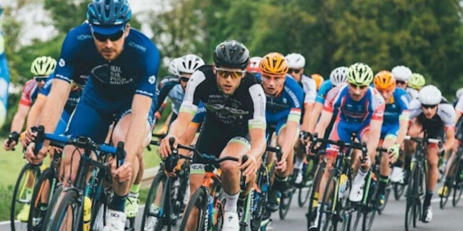 Ciclistas em atividade