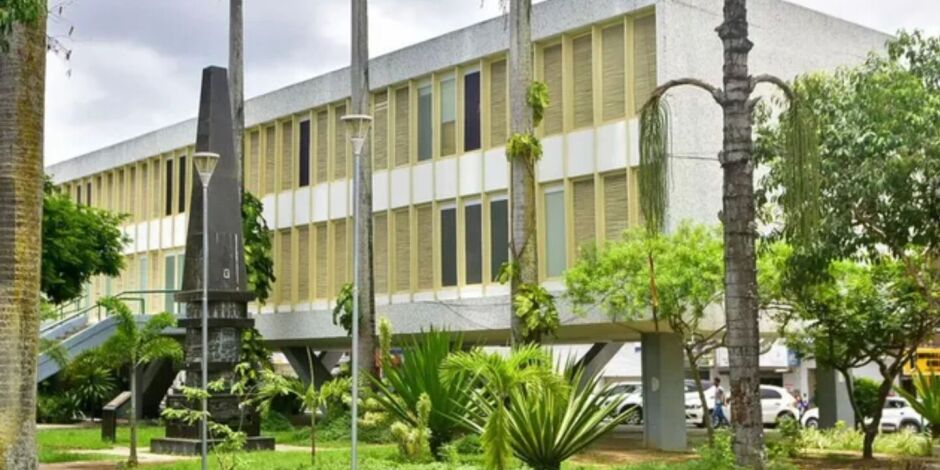 Fachada da Prefeitura de Caruaru. 