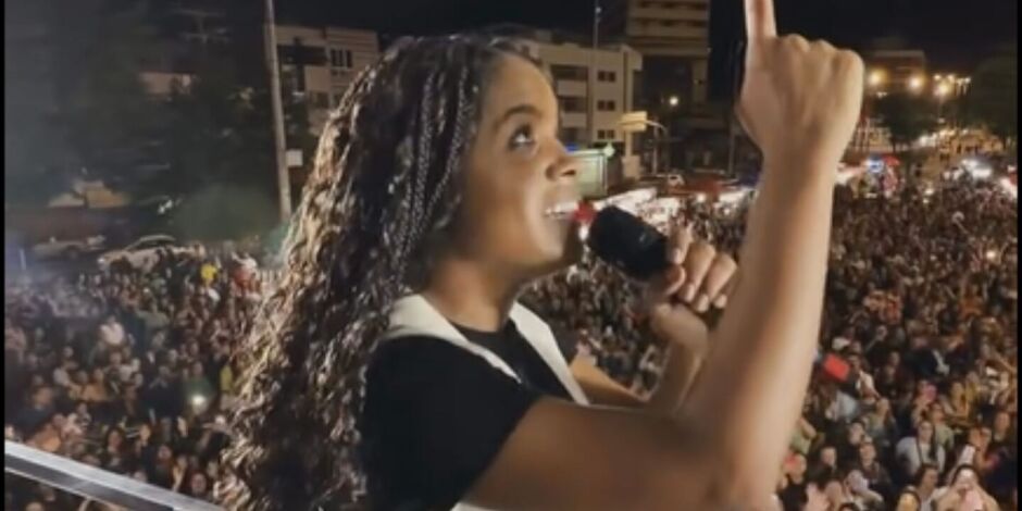 Kemilly Santos em show.