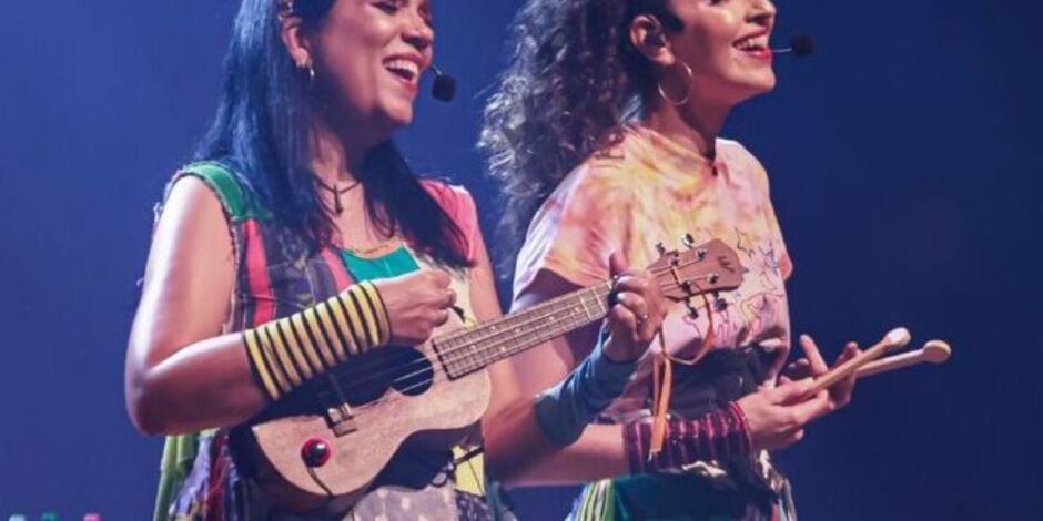 Cl&aacute;udia Soul e Lula Ara&uacute;jo, condutoras do show "Manguebitinho".