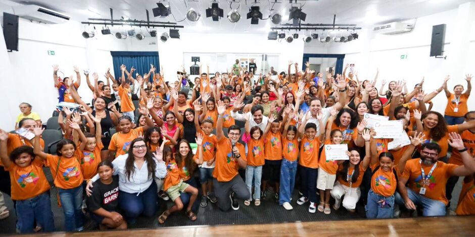 Prefeitura do Recife empossa 65 crian&ccedil;as