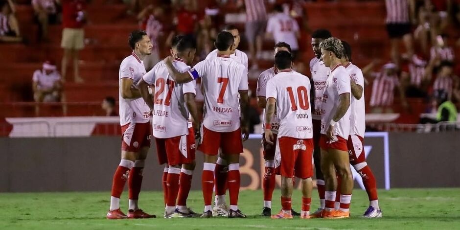 Clube N&aacute;utico Capibaribe em Campo 
