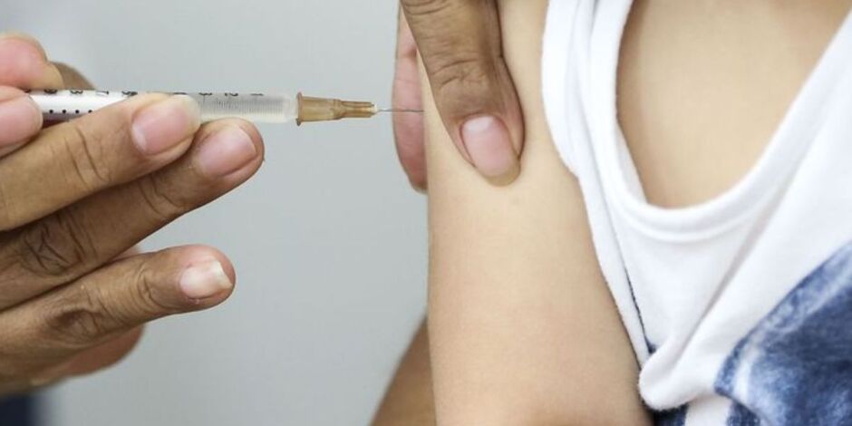 Vacina&ccedil;&atilde;o em crian&ccedil;a.