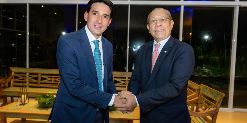 Silvio Costa Filho articula nova rota a&eacute;rea PE - Cabo Verde