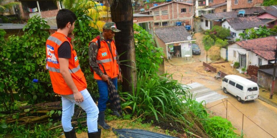 Camaragibe registra 25 ocorr&ecirc;ncias e novos deslizamentos entre a madrugada e manh&atilde; deste s&aacute;bado (2)