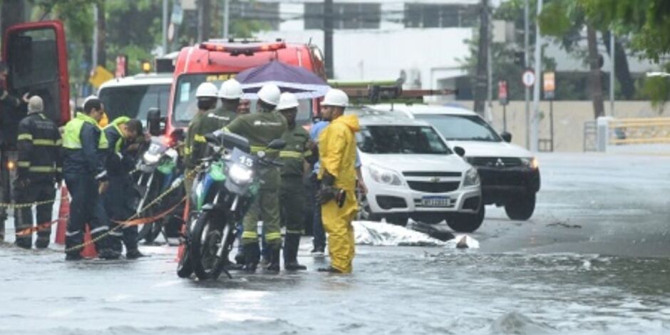 Chuva no Recife.
