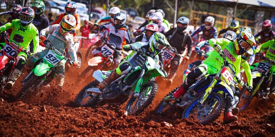 Elite do motocross disputa MX1 GP Brasil em Santa Cruz do Capibaribe (PE)