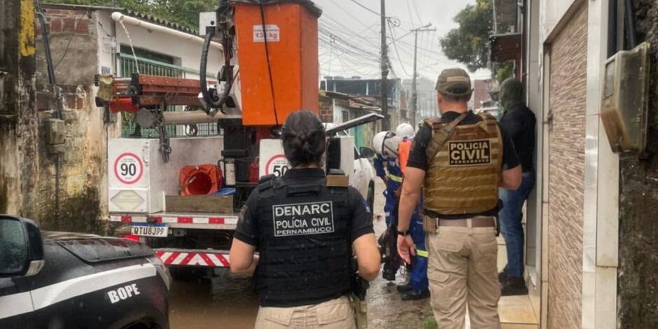 Uma organiza&ccedil;&atilde;o criminosa investigada por envolvimento com tr&aacute;fico de drogas, homic&iacute;dios e lavagem de dinheiro. 