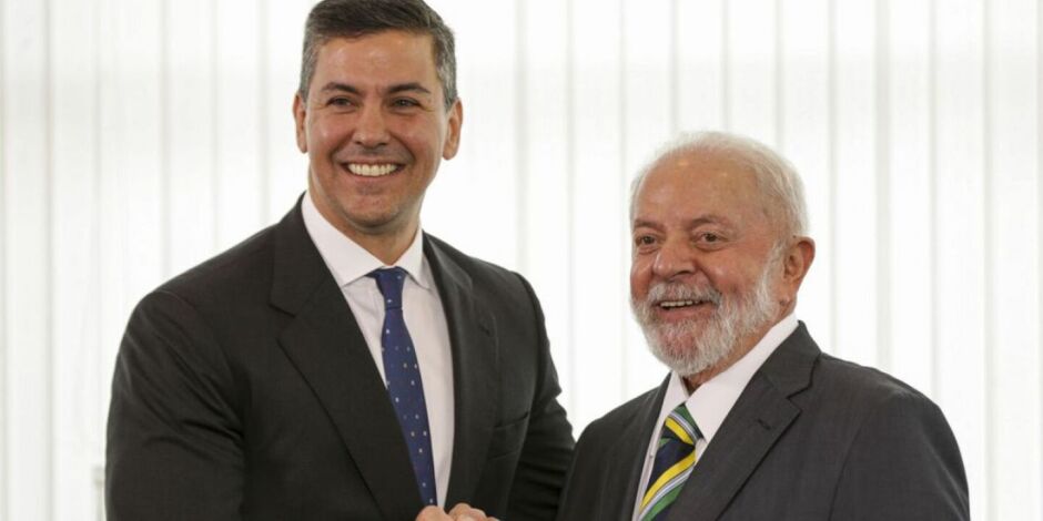 Lula ao lado do presidente do Paraguai, Santiago Pe&ntilde;a