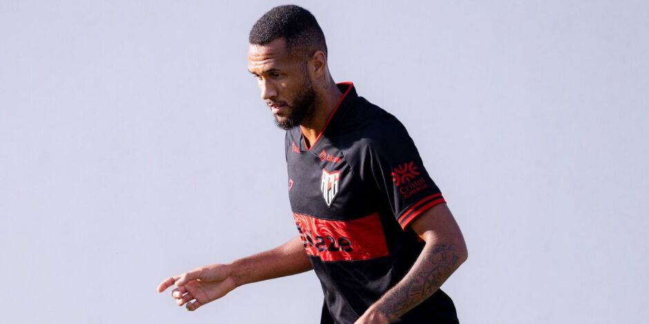 Gustavo Coutinho &eacute; o artilheiro do Atl&eacute;tico-GO na S&eacute;rie B.