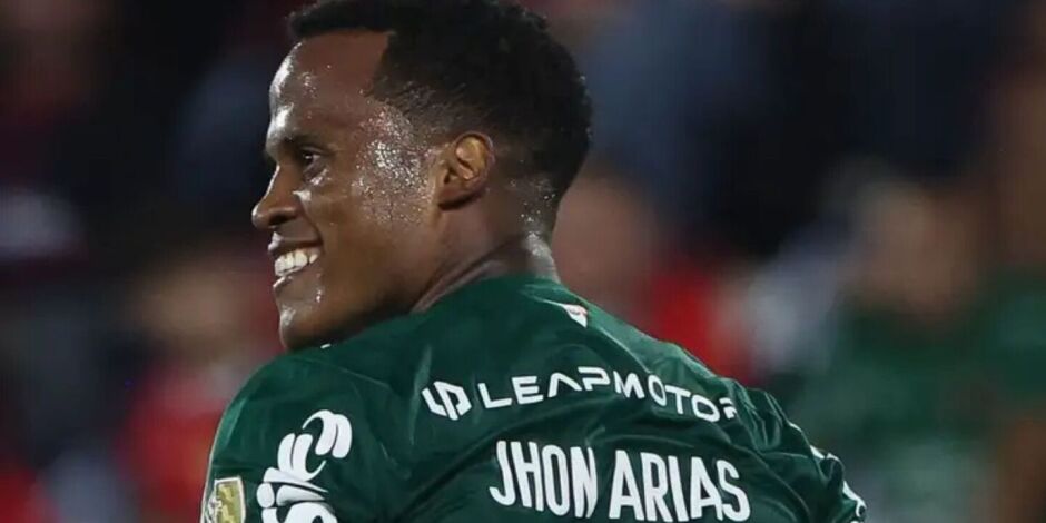 Palmeiras enfrenta Botafogo fora de casa.