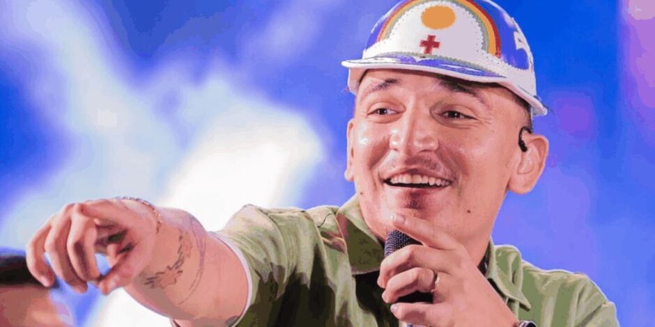 Jo&atilde;o Gomes celebra 24 anos e se torna 1&ordm; brasileiro a cantar em palco ic&ocirc;nico na Austr&aacute;lia