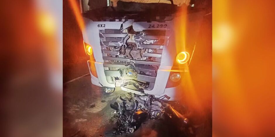 A colis&atilde;o foi registrada na altura do km 180 da rodovia.