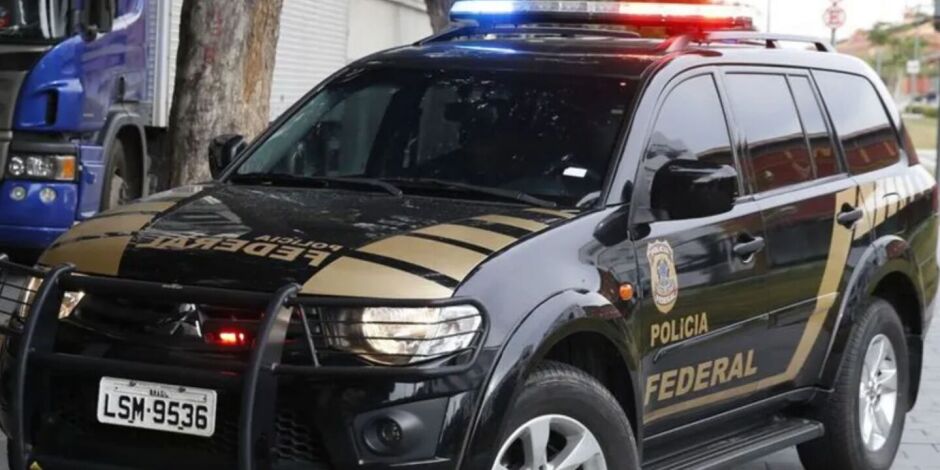 Viatura da Pol&iacute;cia Federal