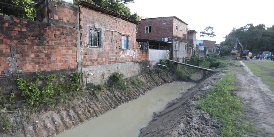 Obras no Rio Morno, no bairro da Guabiraba no Recife