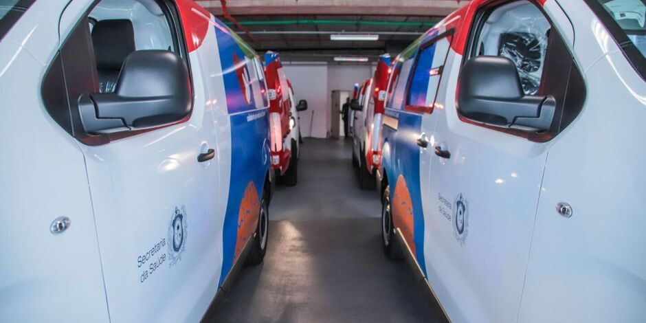 Ambul&acirc;ncias entregues pelo Governo de Pernambuco.