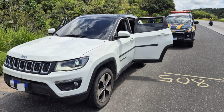 Homem troca R$ 94 mil em roupas por carro roubado e &eacute; detido pela PRF na BR-232