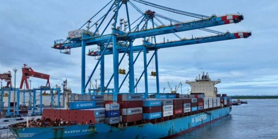 Suape recebe primeiro navio em seu terminal 100% eletrificado