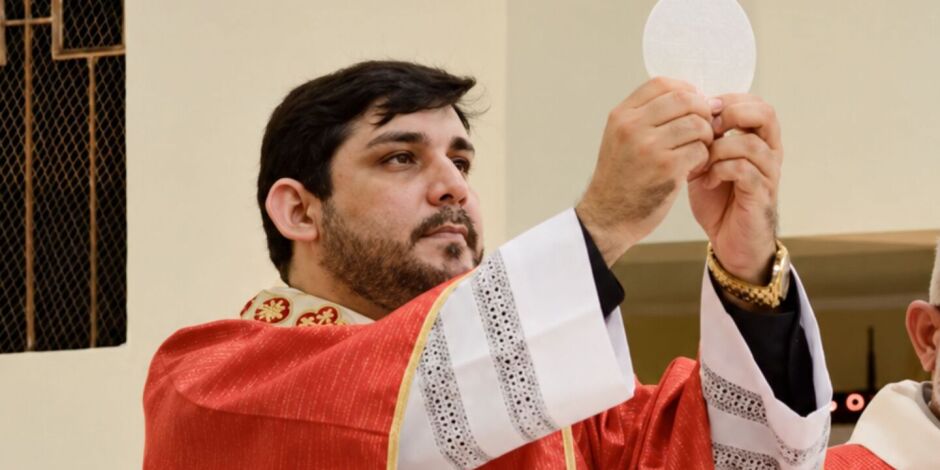 Padre cearense Felipe Calisto Igreja de Santo Ant&ocirc;nio, em Caridade, no interior do Cear&aacute;.