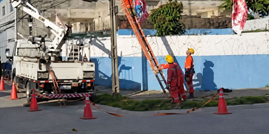 O corpo da v&iacute;tima ficou preso &agrave; fia&ccedil;&atilde;o.