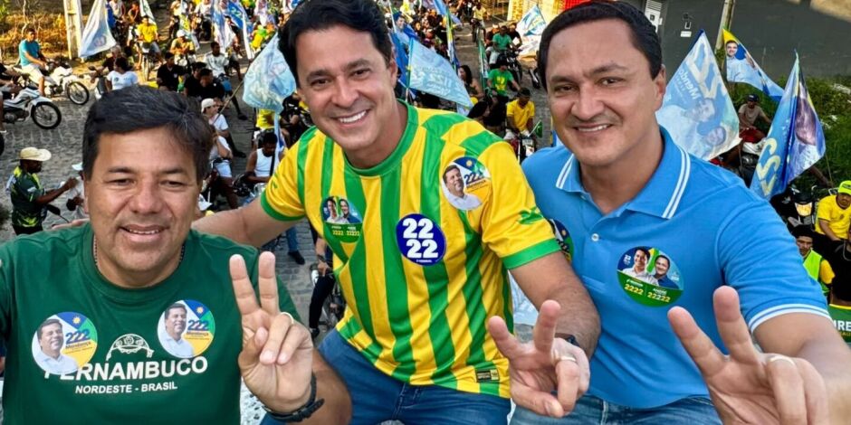 Mendon&ccedil;a Filho, Anderson e Andr&eacute; Ferreira. 