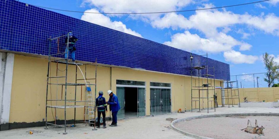 Obras em creche no bairro de Paratibe.