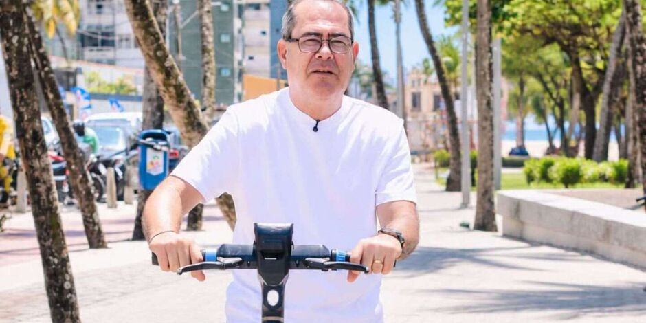 Prefeito de Jaboat&atilde;o Mano Medeiros.