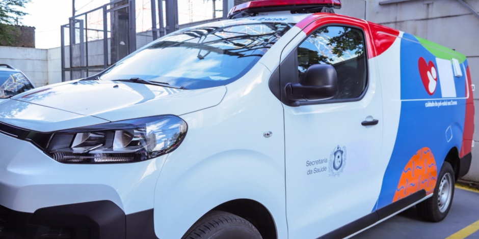 Novas ambul&acirc;ncias para munic&iacute;pios entregues pelo governo estadual