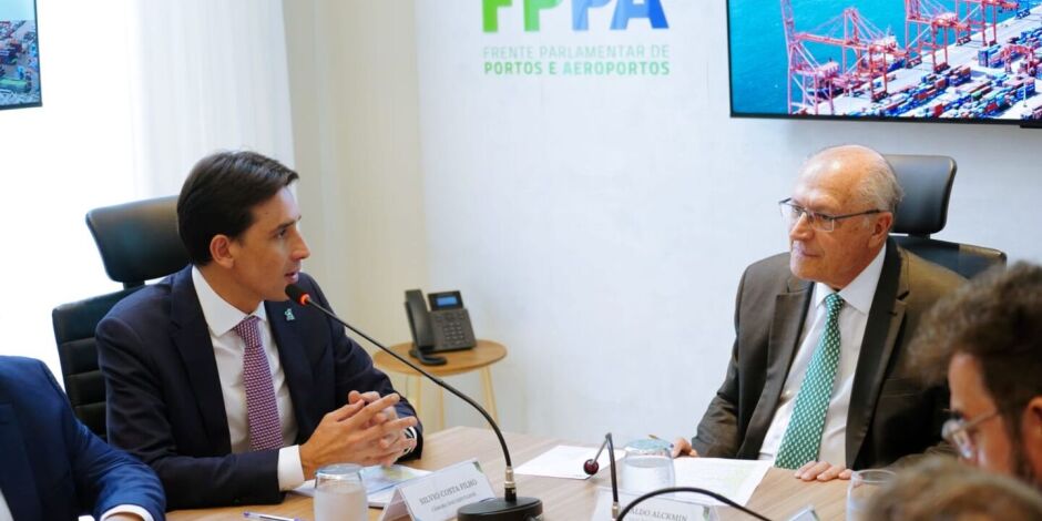 A iniciativa re&uacute;ne a Frente Parlamentar, o Instituto Brasileiro de Infraestrutura, o Congresso Nacional e o Governo Federal em torno de uma agenda comum para o desenvolvimento do setor.