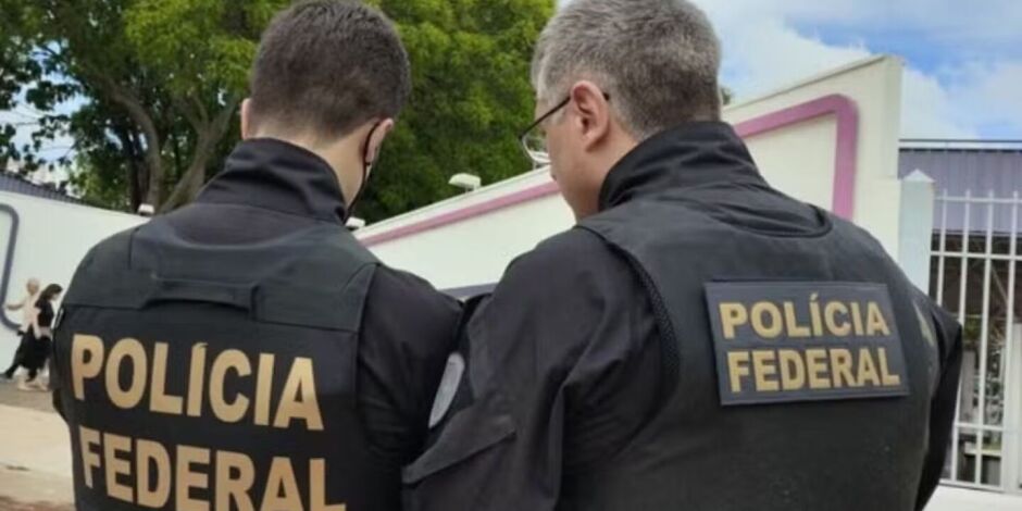 Agentes da Pol&iacute;cia Federal.