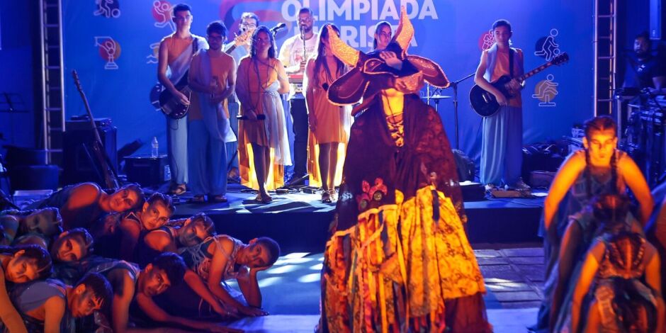 A participa&ccedil;&atilde;o reuniu quatro grupos art&iacute;sticos da unidade: Banda Marista, CIA Faces de Teatro, Grupo Dan&ccedil;a do Corpo e Grupo Corporal de Dan&ccedil;a.