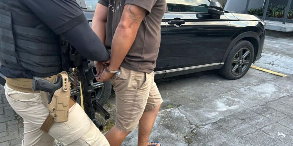 Pol&iacute;cia Civil prende cinco pessoas em opera&ccedil;&atilde;o contra viol&ecirc;ncia dom&eacute;stica em Caruaru.