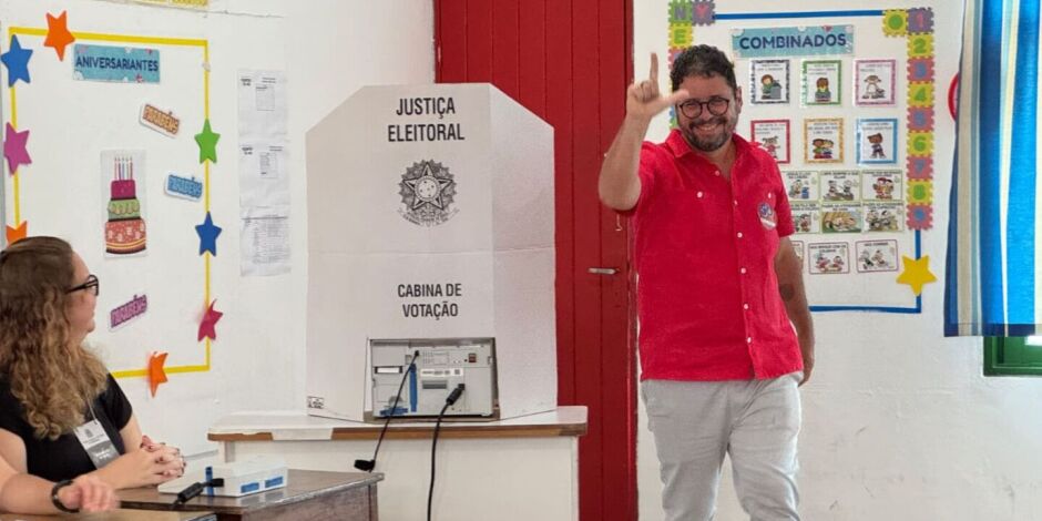 Ivan Moraes vota no Recife e diz esperar resultado "surpreendente" em Pernambuco. 
