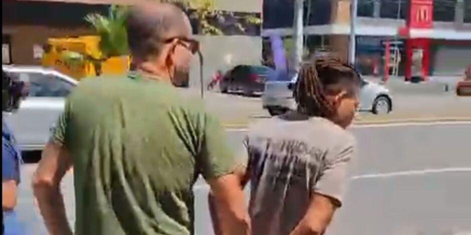 Homem preso suspeito de importuna&ccedil;&atilde;o sexual.