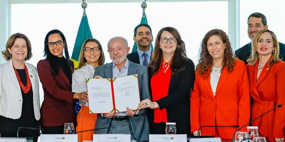 Lula garante renda a v&iacute;timas de viol&ecirc;ncia dom&eacute;stica. 