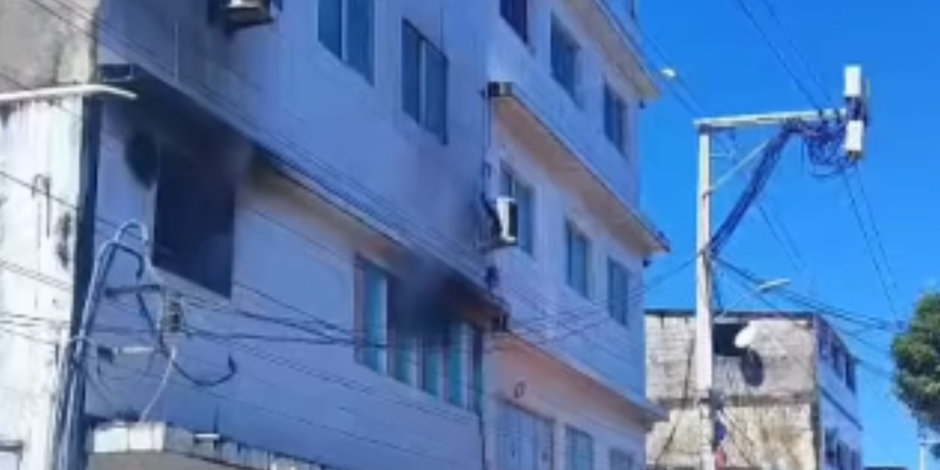 Inc&ecirc;ndio atinge ONG em Bras&iacute;lia Teimosa, no Recife, ap&oacute;s explos&atilde;o de botij&atilde;o de g&aacute;s 
